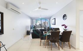 Zen Central Ambient 3Br Apt In The Heart Of Darwin